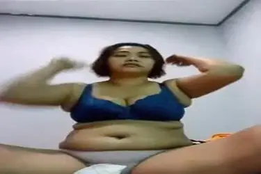 Dokumentasi Gadis Cantik Live Kasur BH Biru