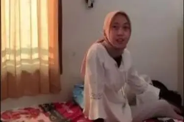Gadis Cantik Pasrah Goyang Kasur Kost Sepi